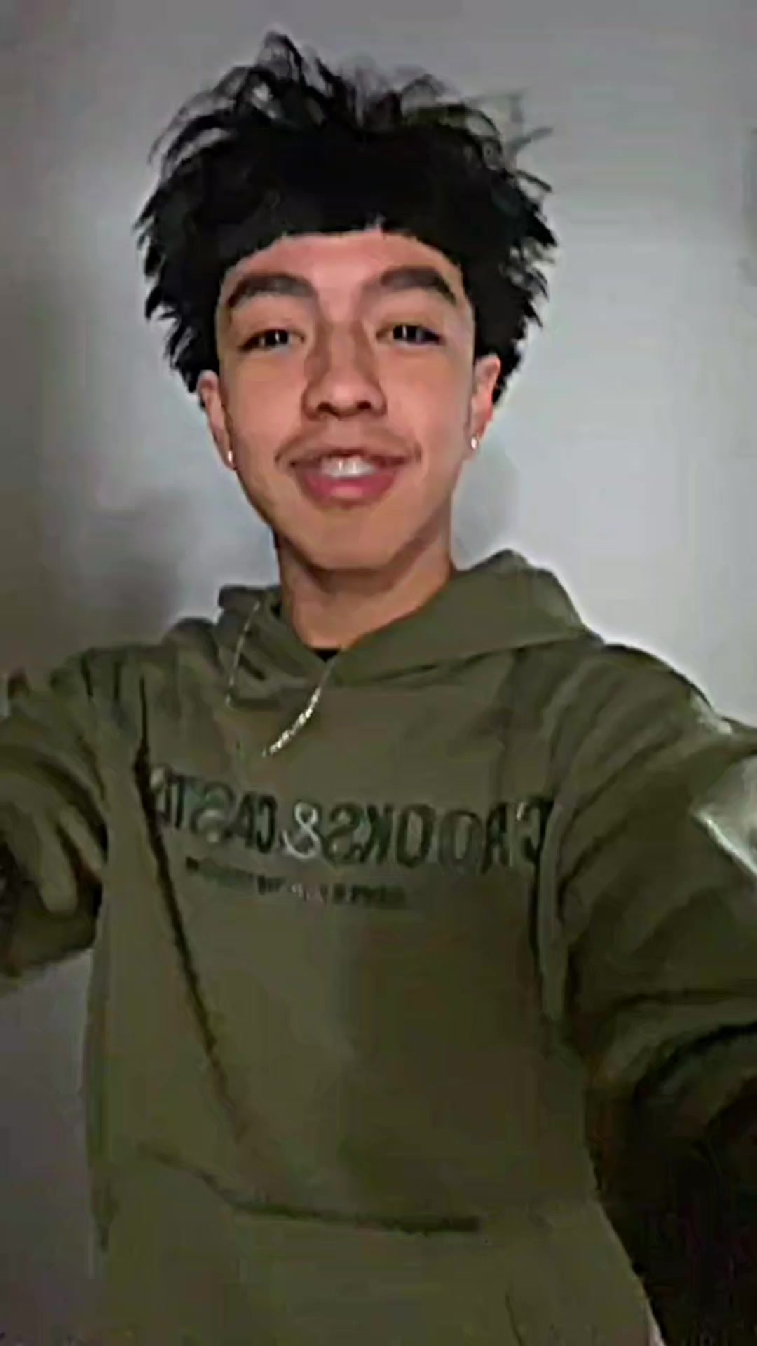 @- 🧟
