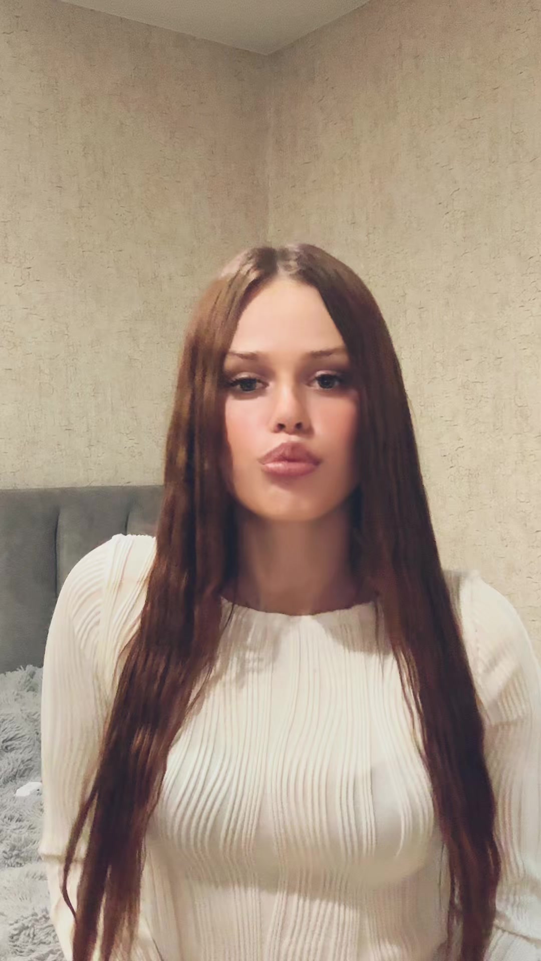 @𝓚𝓻𝓲𝓼𝓽𝓲𝓷𝓪 𝓡𝓸𝓰𝓪𝓷𝓸?