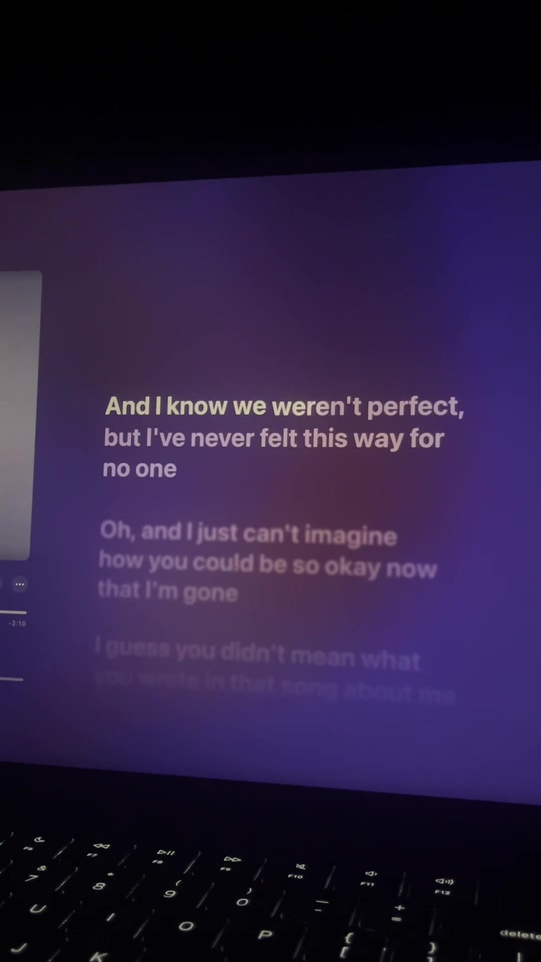 @🎧