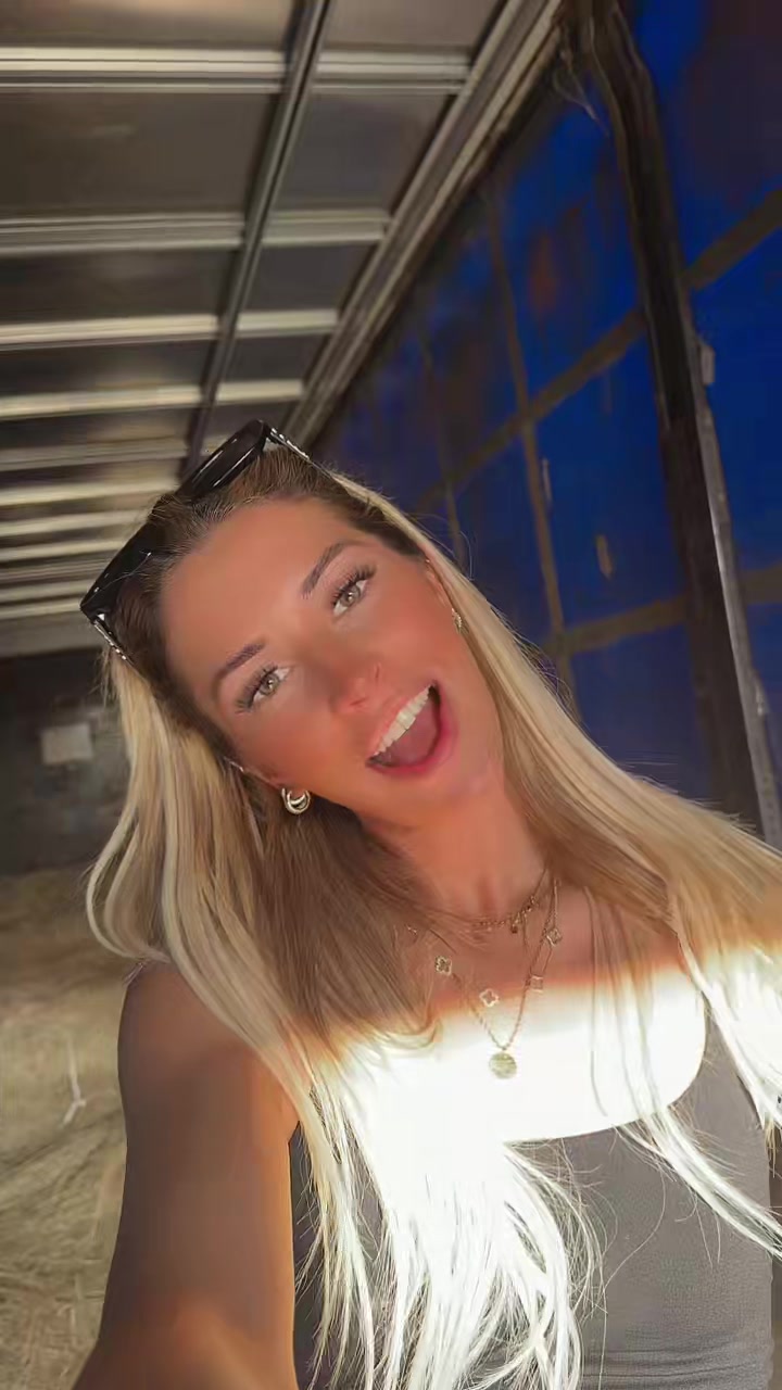 @truckerbecky