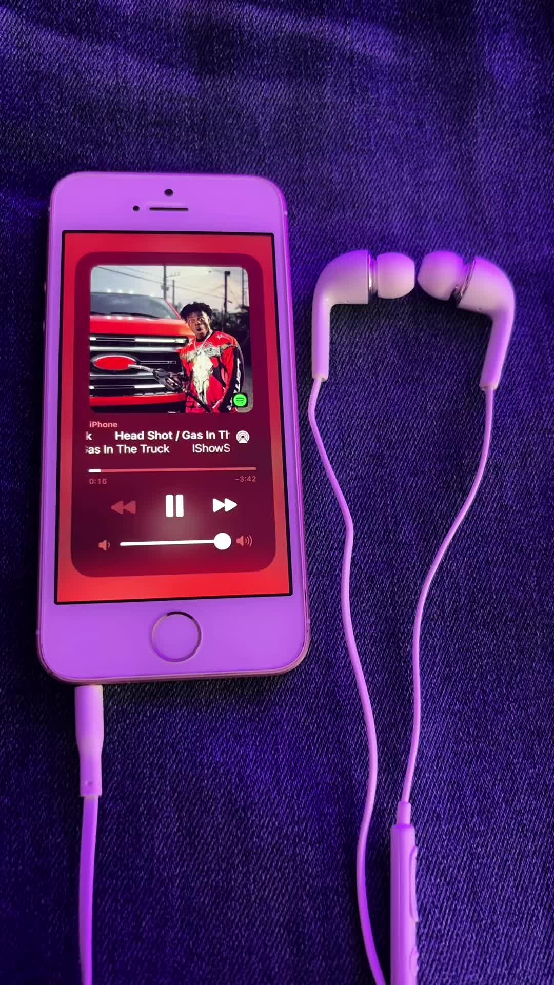 @𖣂