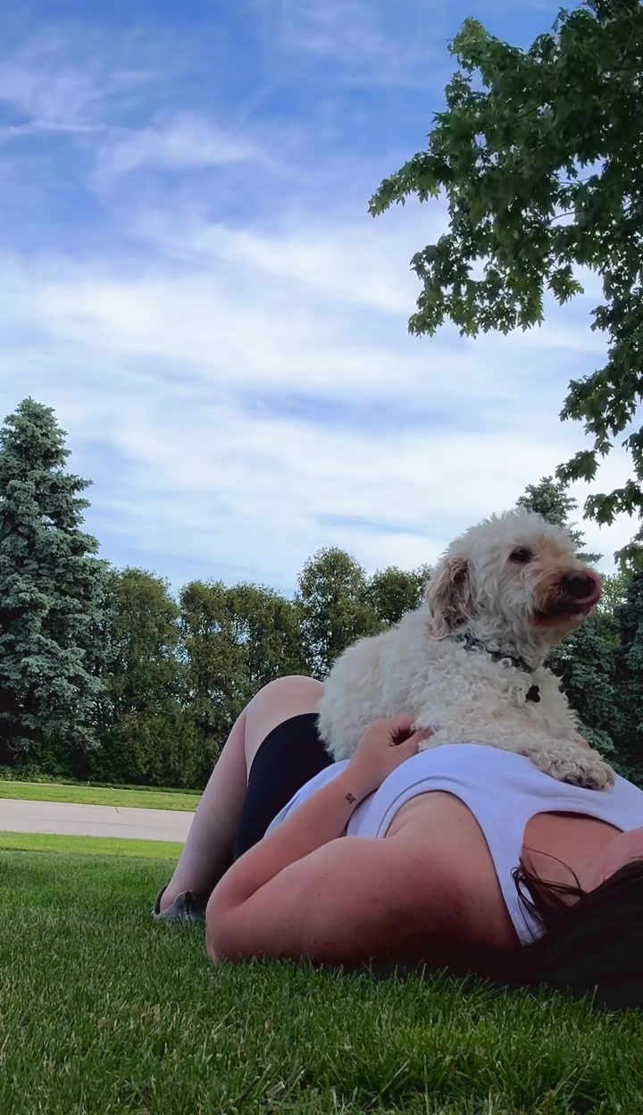@sara | just a girl & her dog