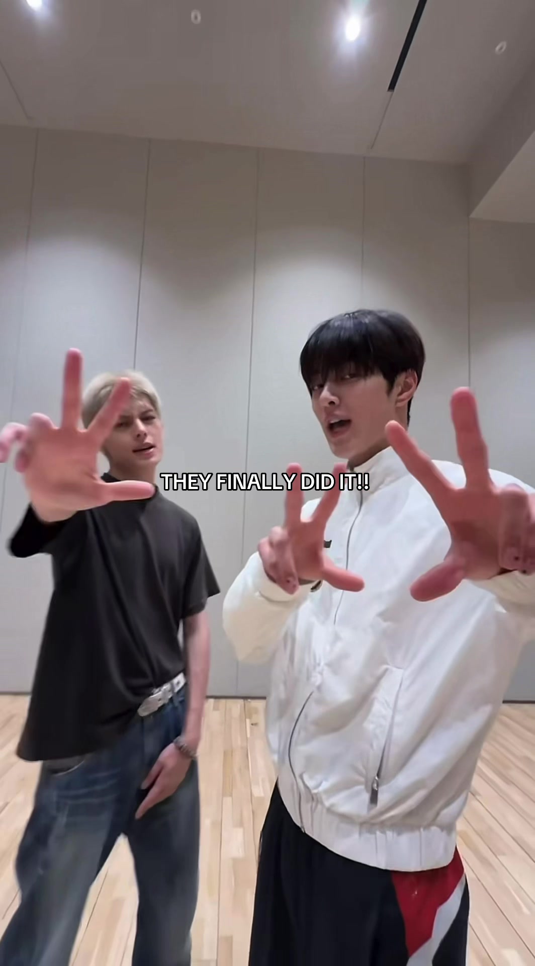 @Seonghyeon's dimples ⋆˚꩜。