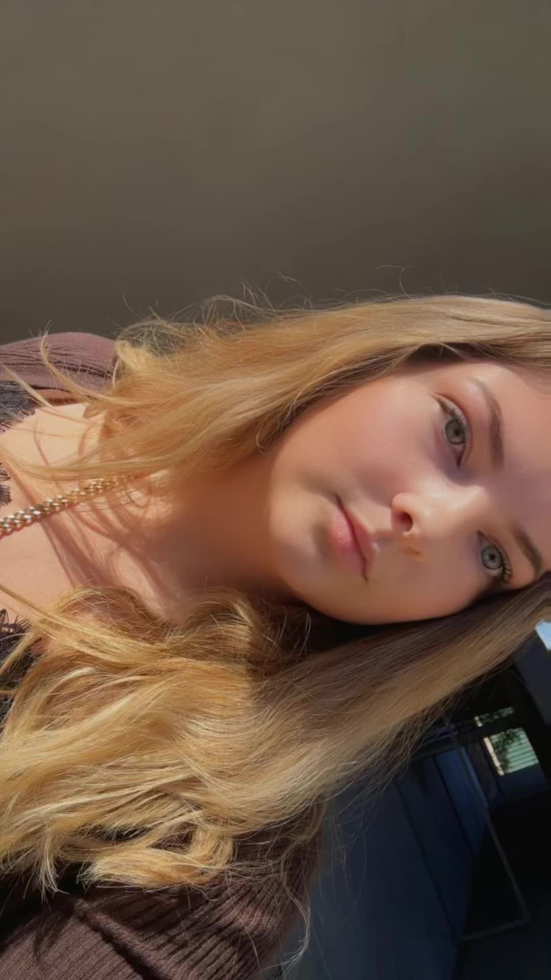 @CourtneyC23_
