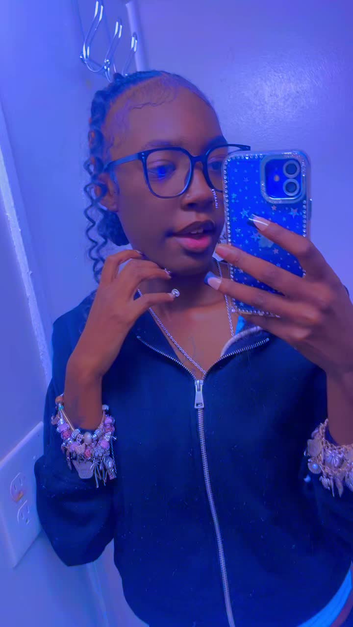 @breashiana