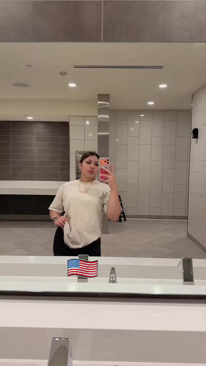 @Ani 🦋🧿📿