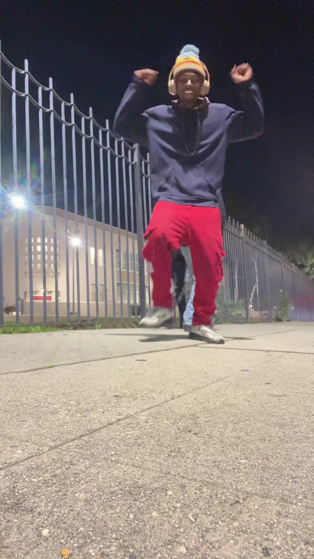 @LV