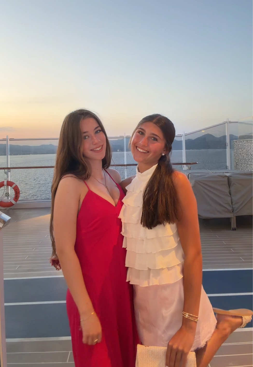 @bella