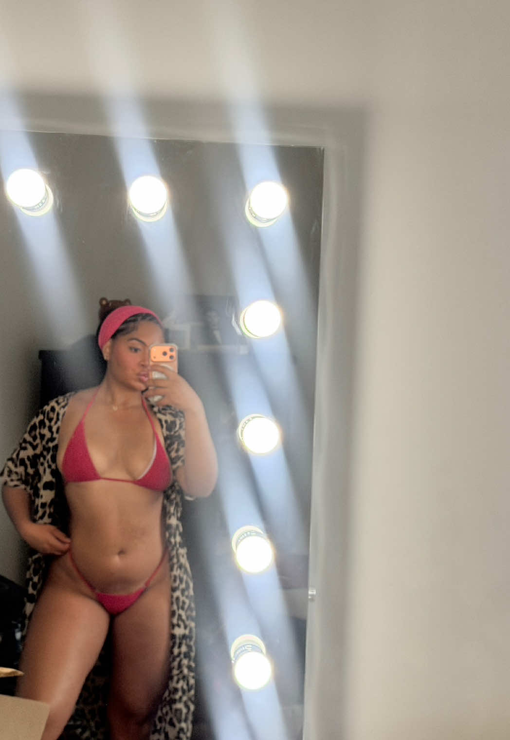 @Lee_