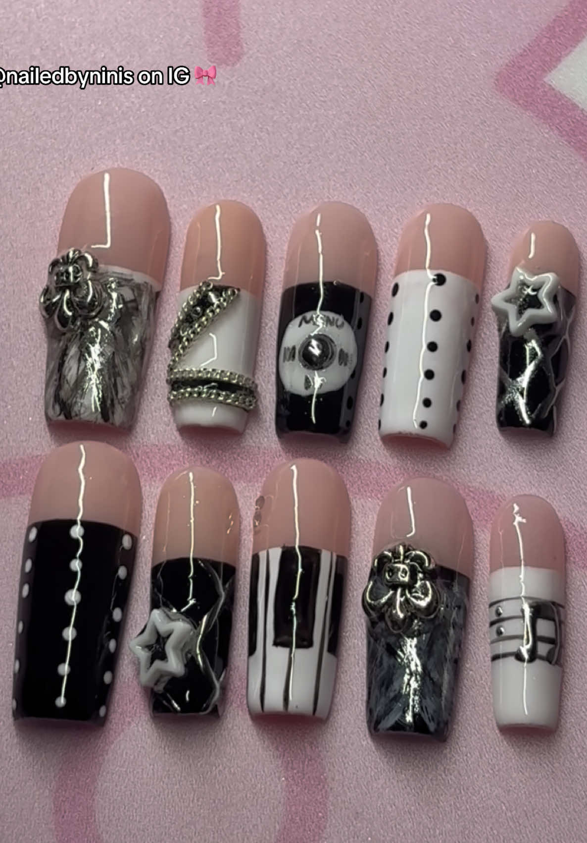 @dani ✩ | @nailedbyninis on IG