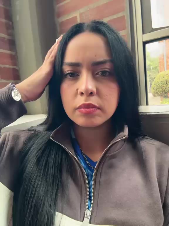 @laura