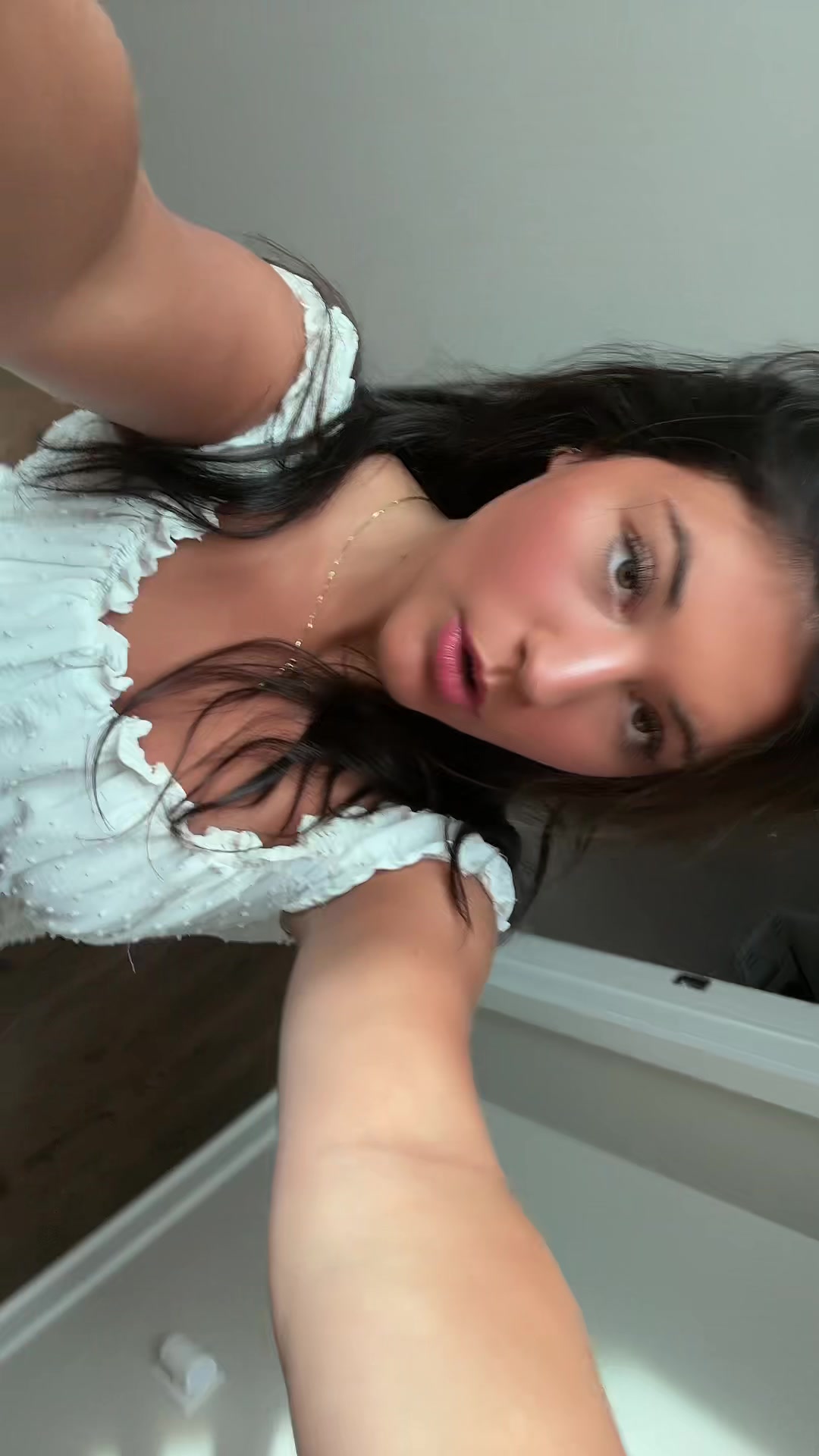 @Bella