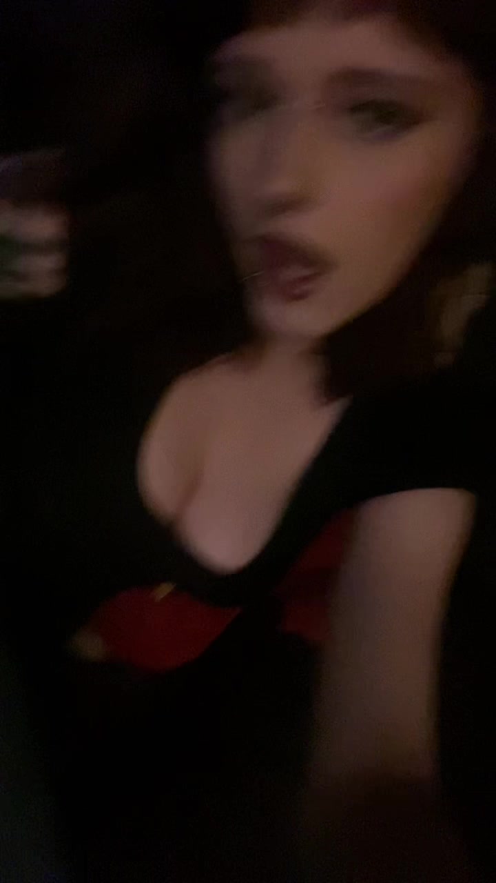 @ZowieElla
