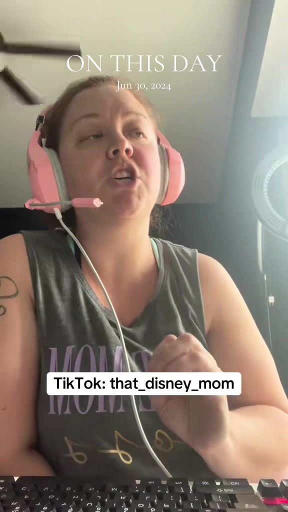@That Disney Mom ✨