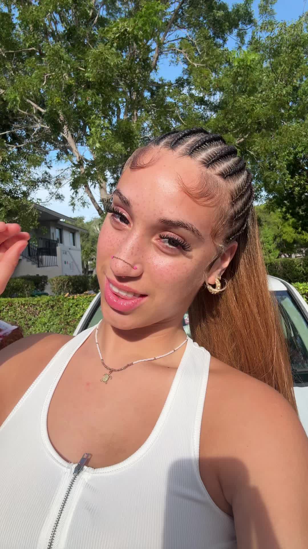 @Lightskinlesbo