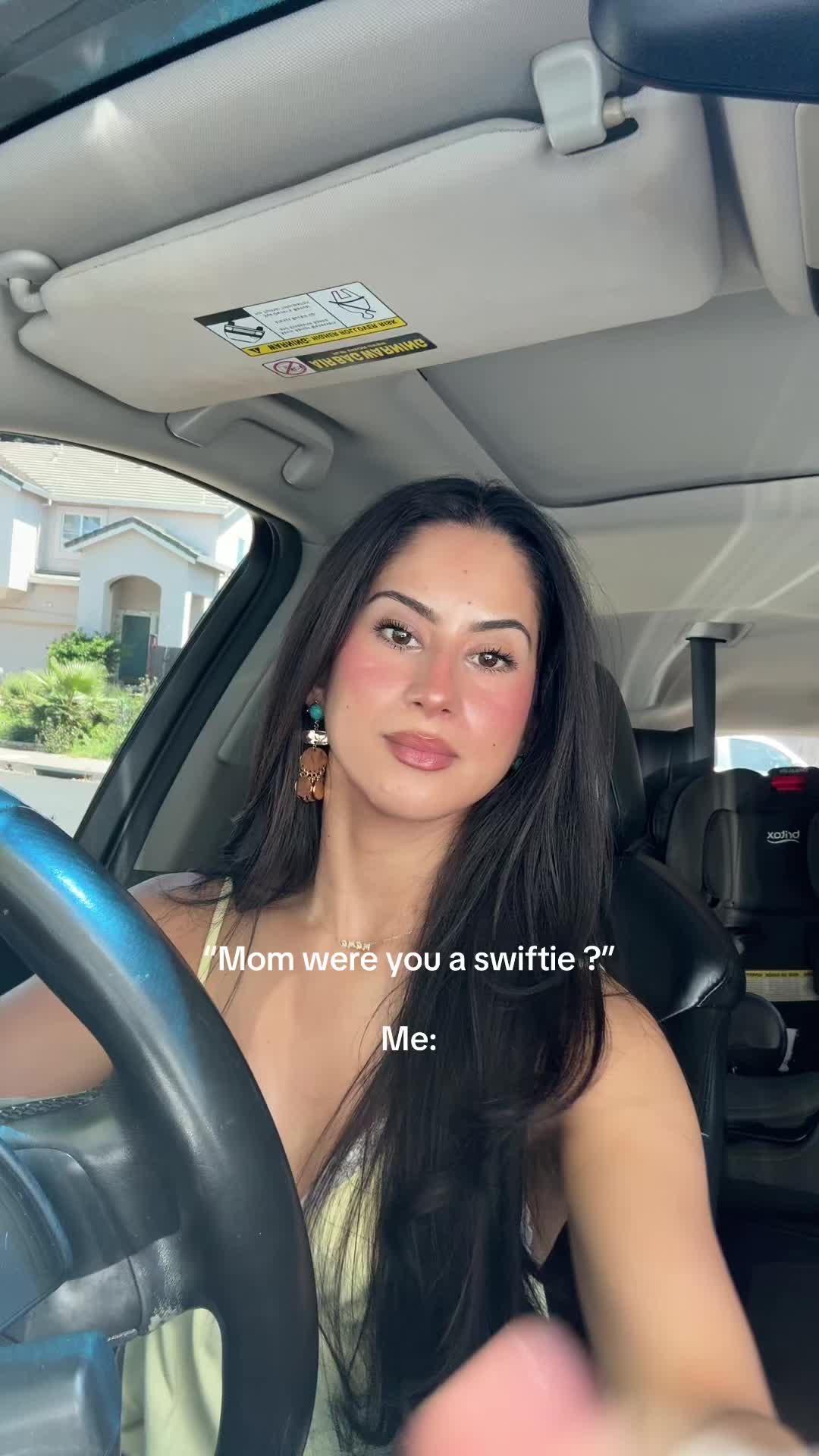 @moni