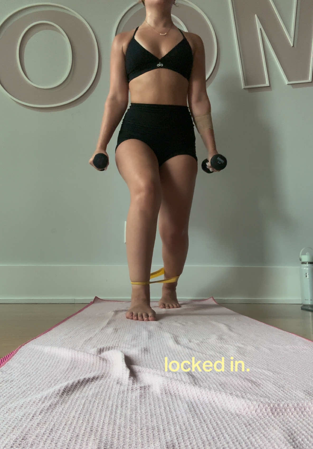 @hannahlybrand