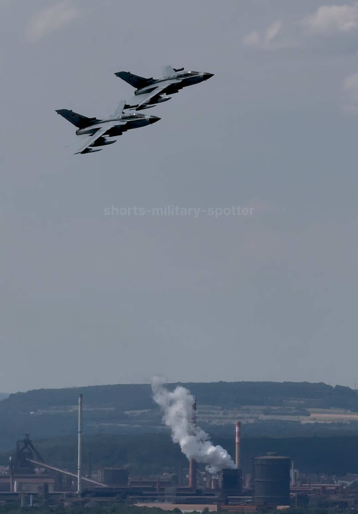 @shorts-military-spotter
