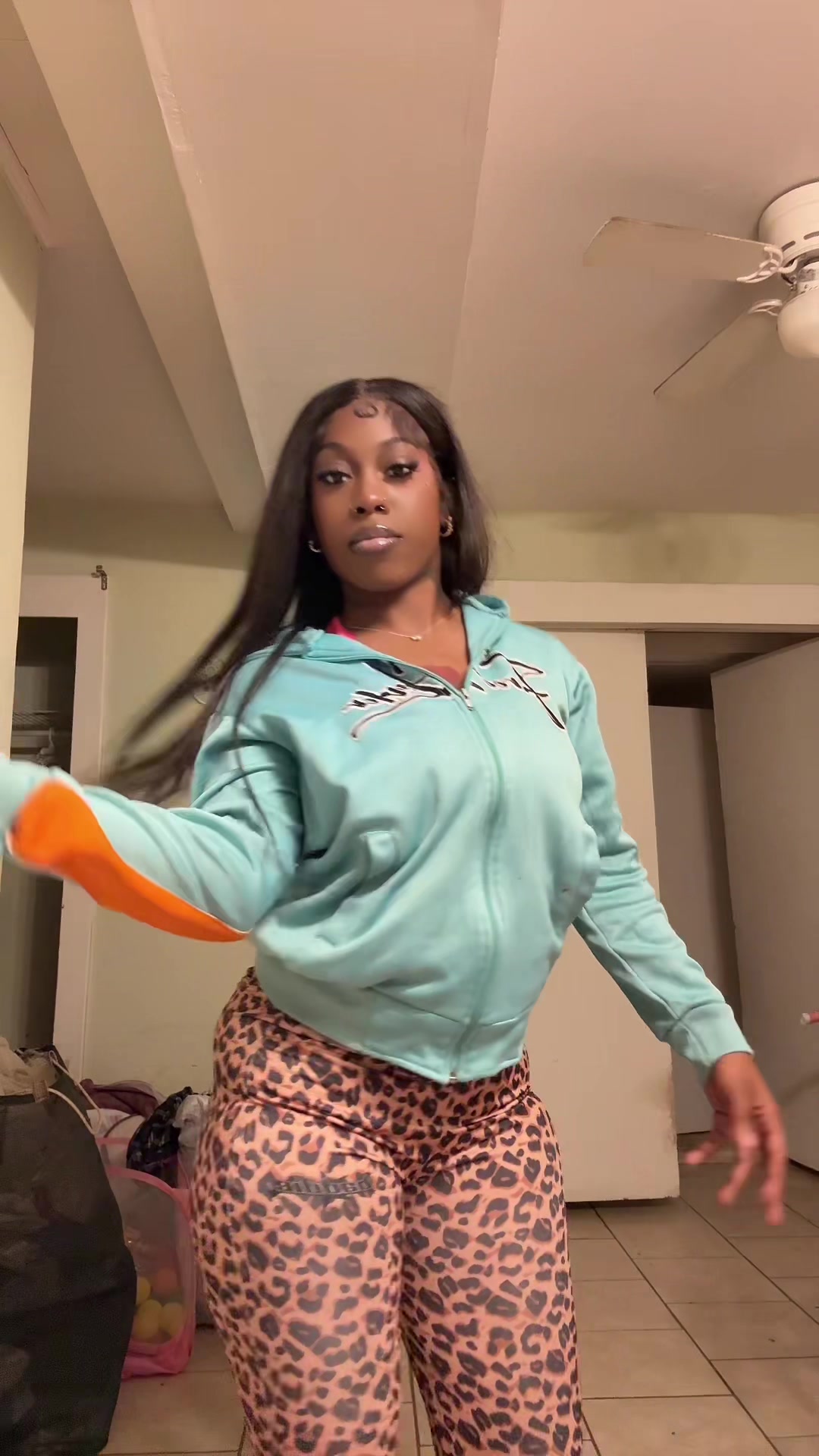 @mymy