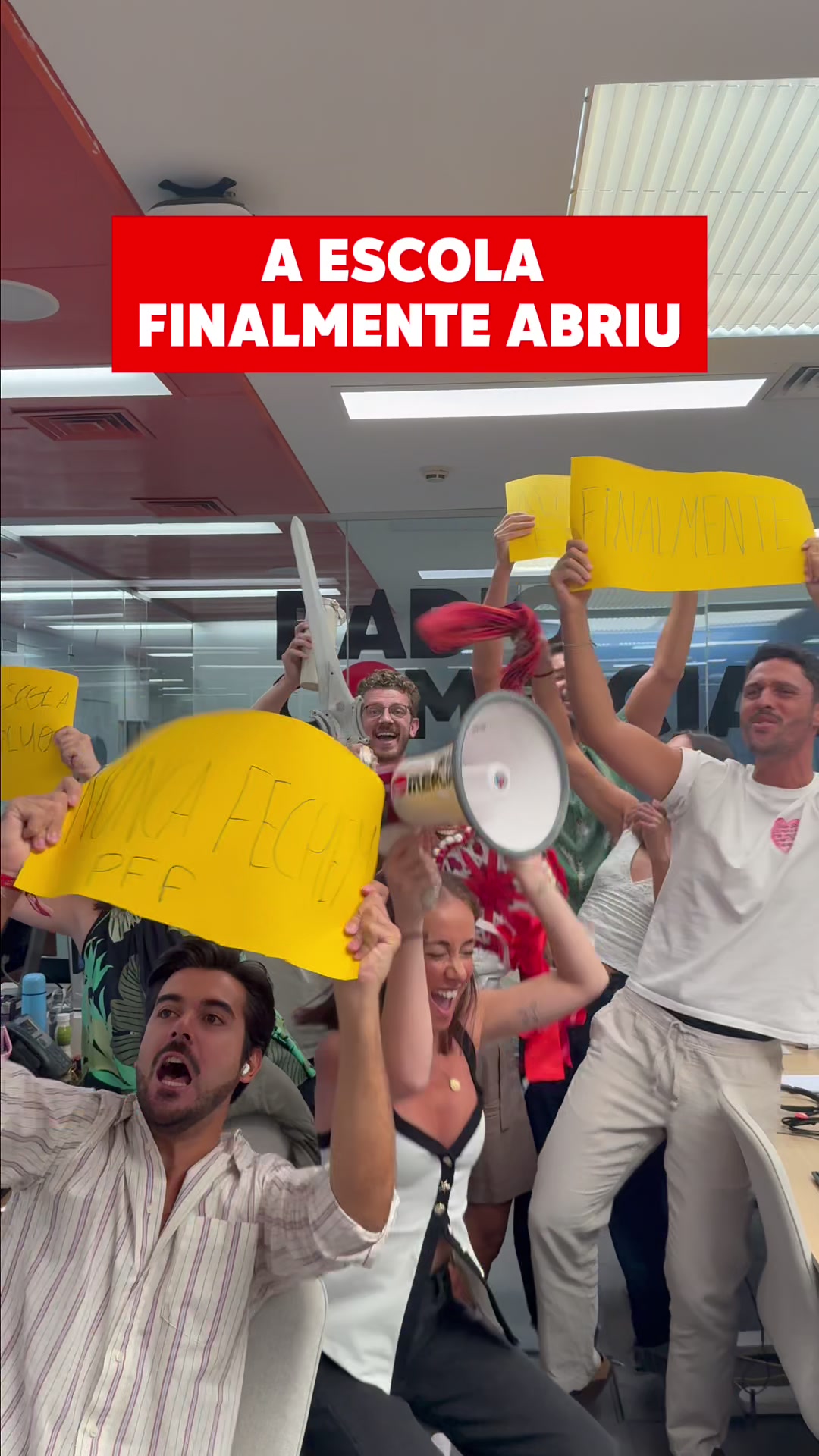 @Radio Comercial