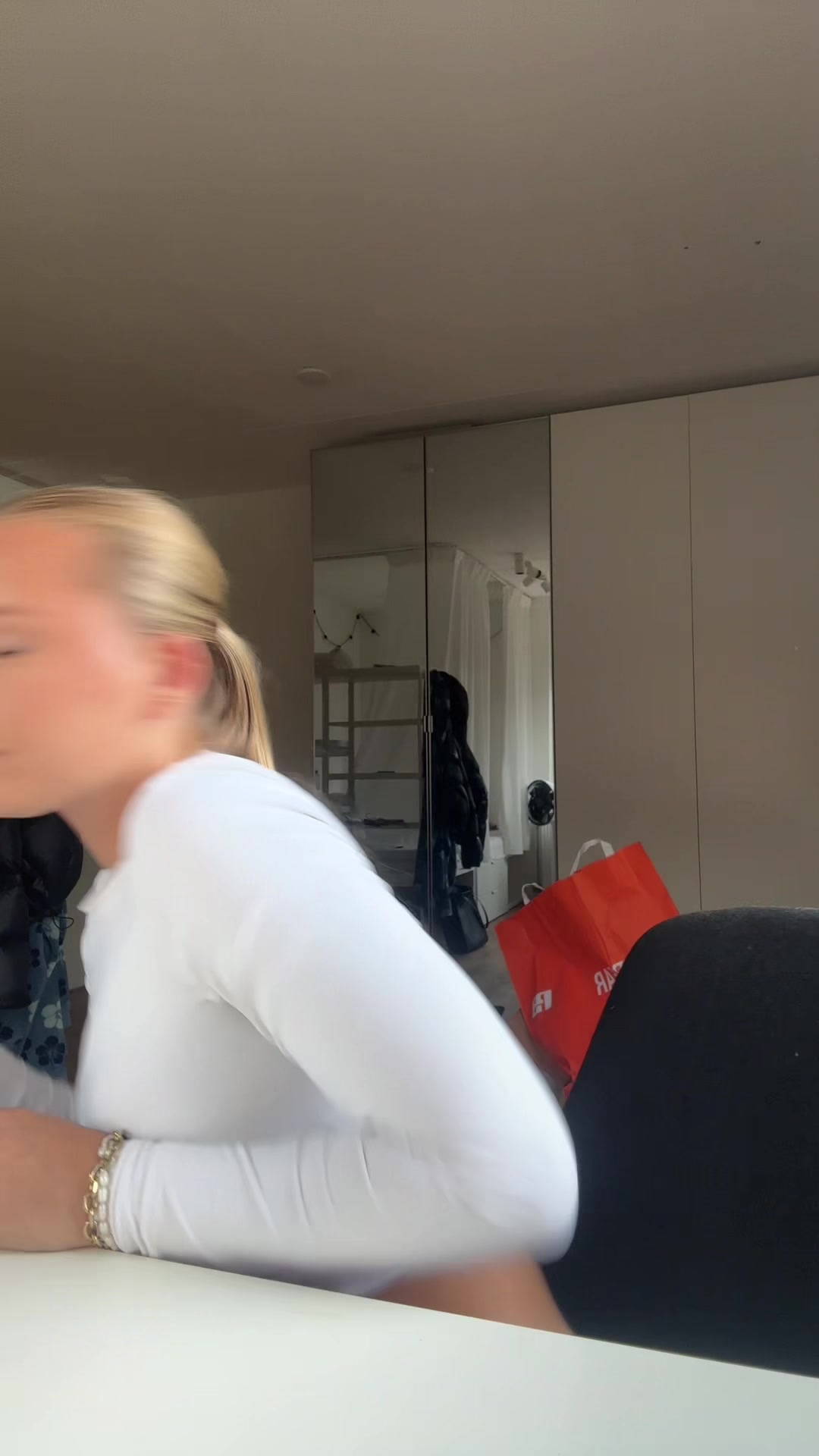 @isislinnemans