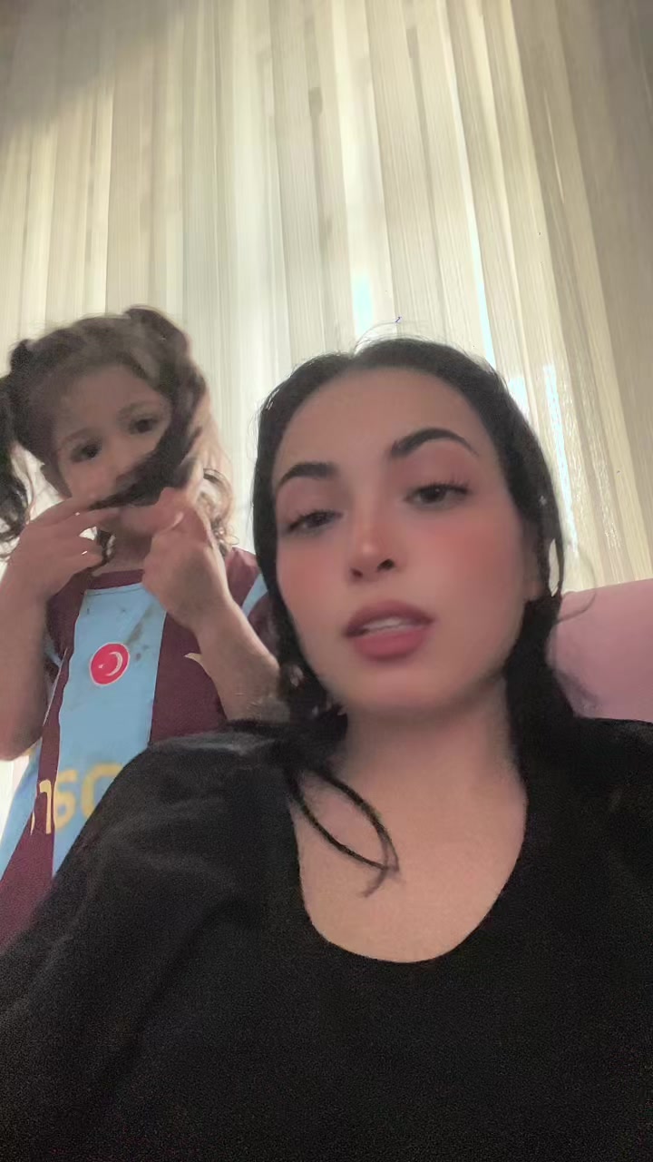 @B&uuml;şra Tuncer