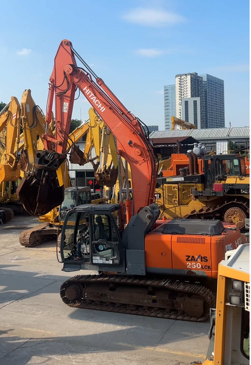 @HCS.Excavator sale-Vina