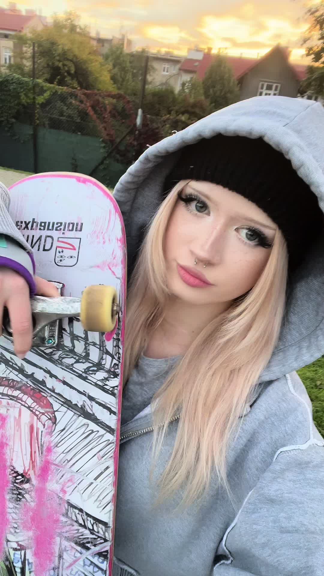 @0mela0