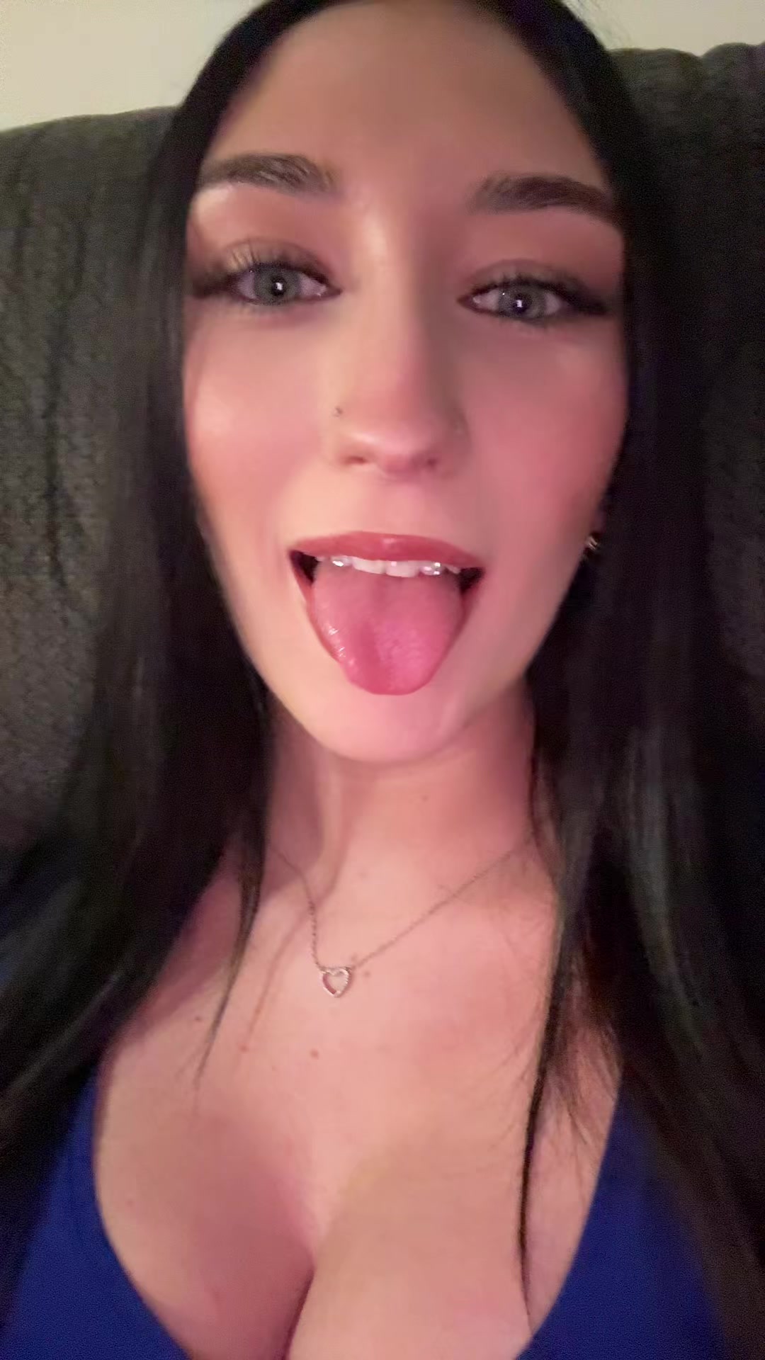 @️