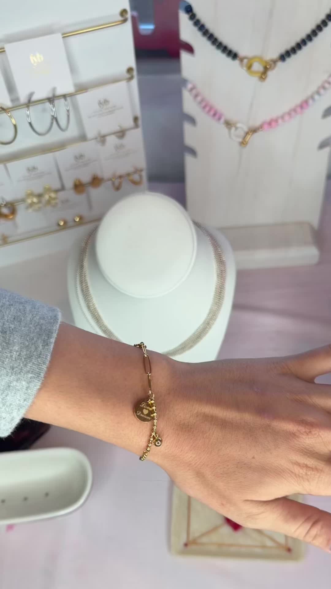 @OnFemme by Lindsey’s Kloset