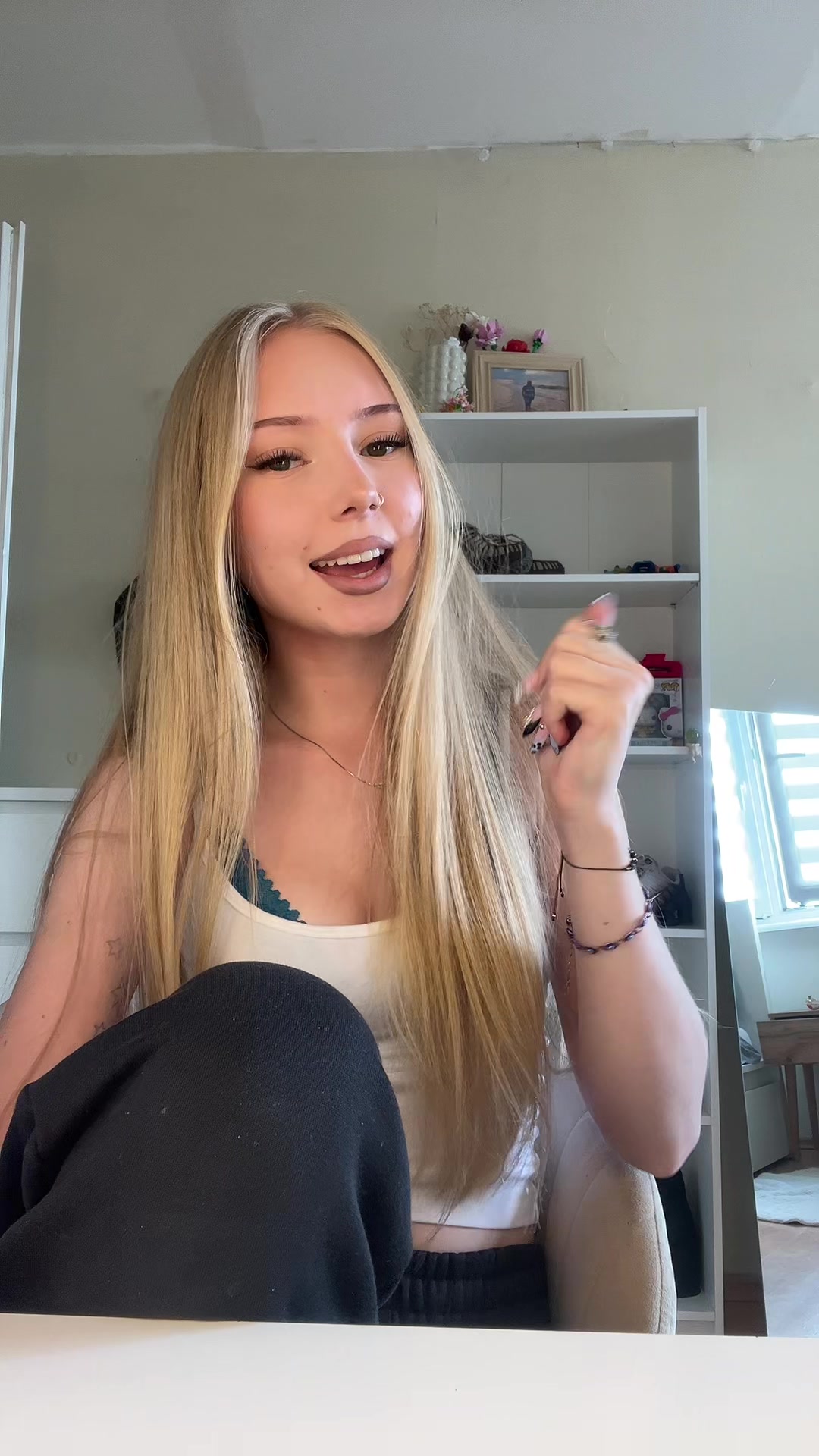 @ameliaᥫ᭡