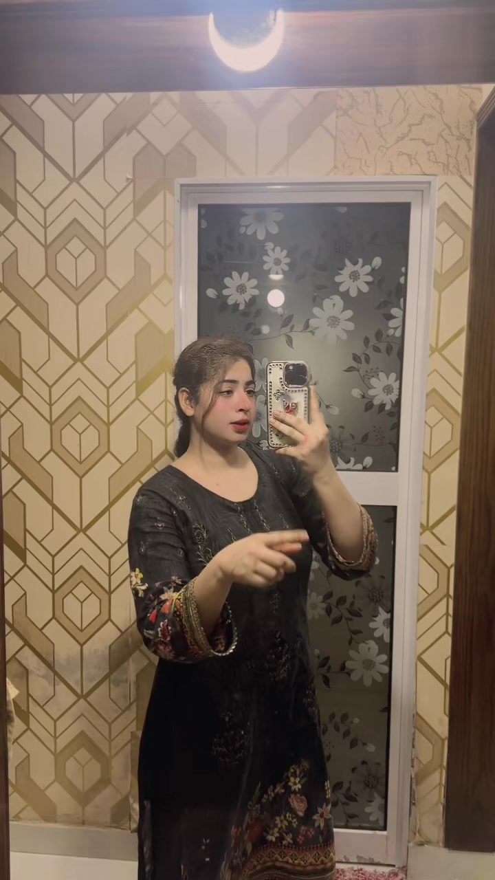@ملکہ 😍❤️