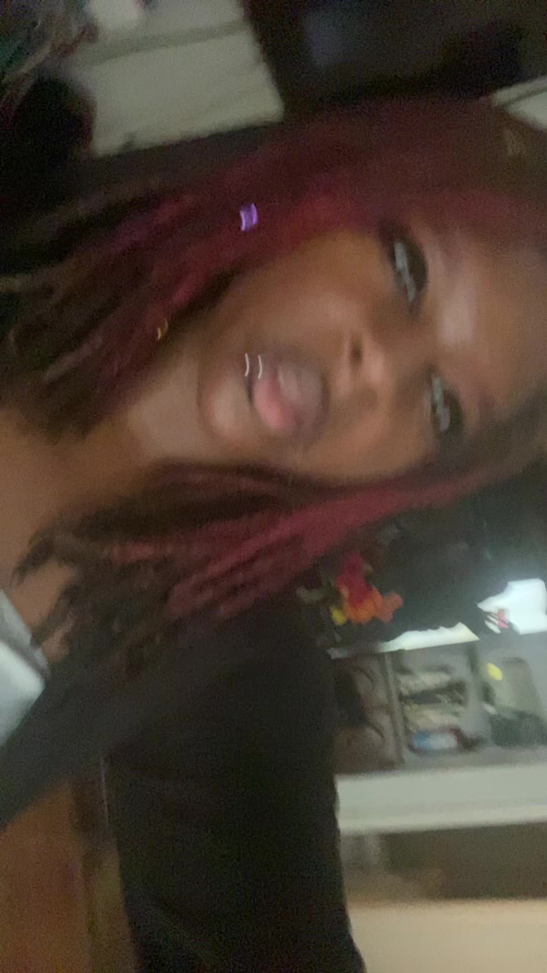 @🤫