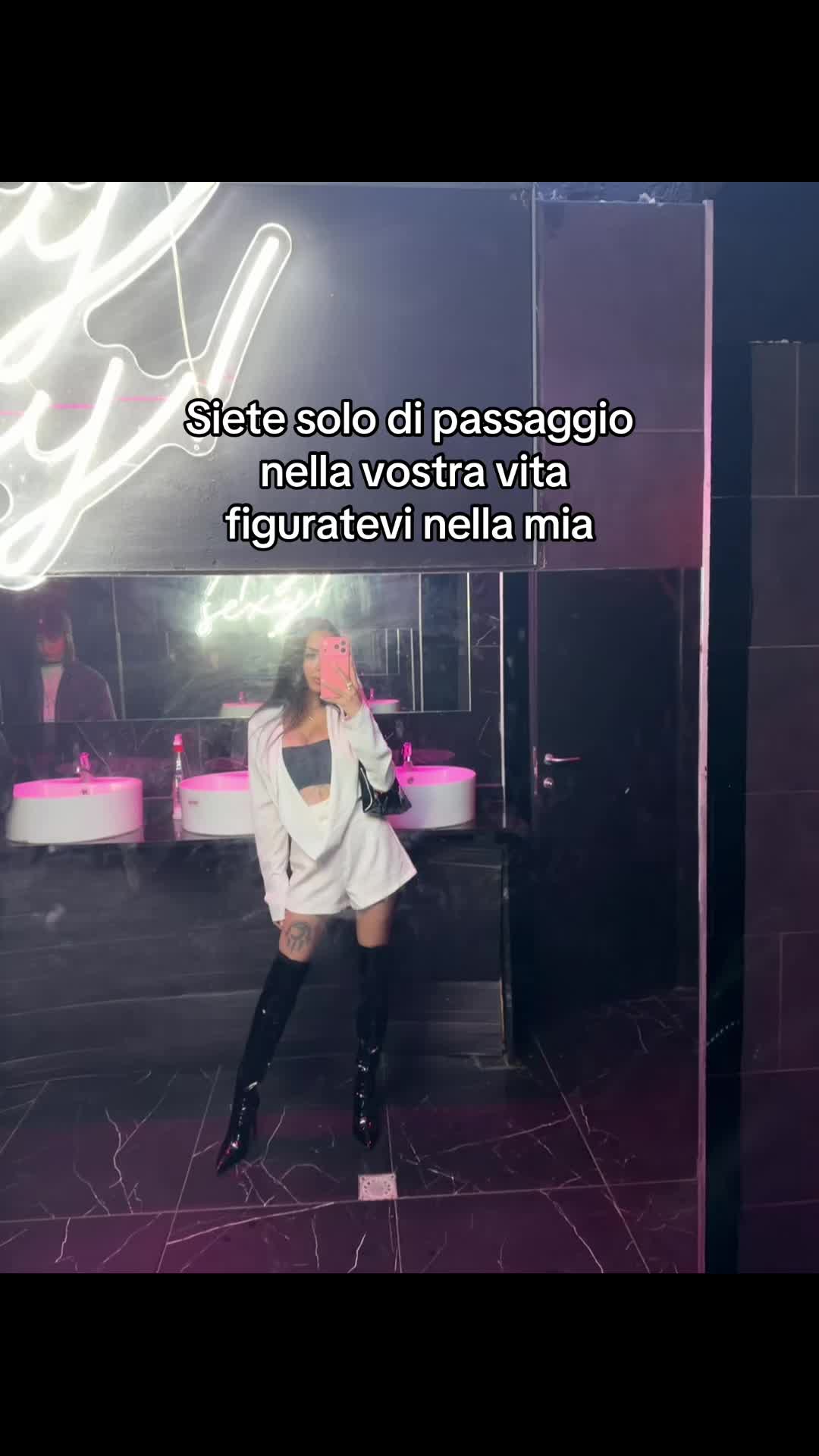 @Laura🦂