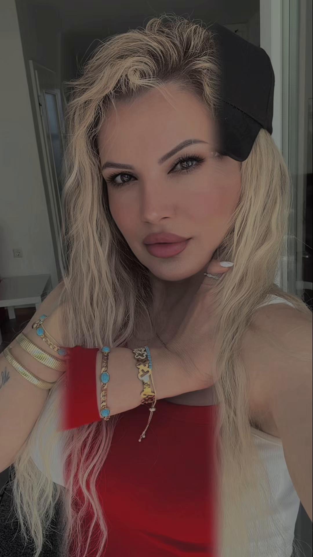 @Emoş💗