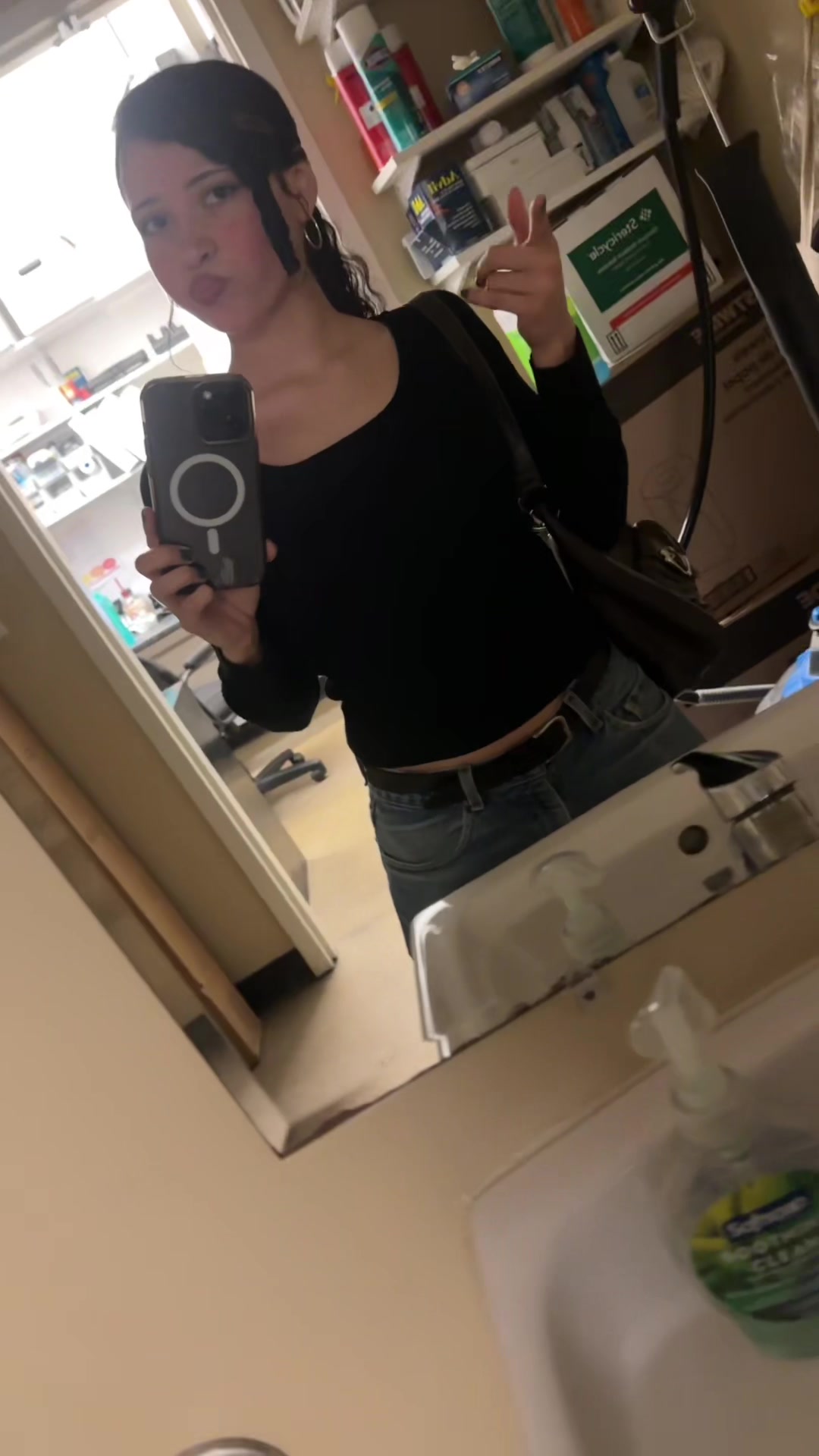@Jneee