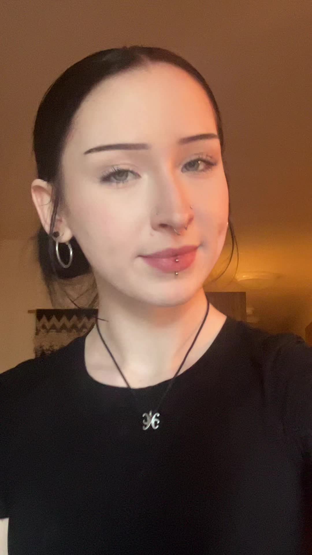 @skullyjade