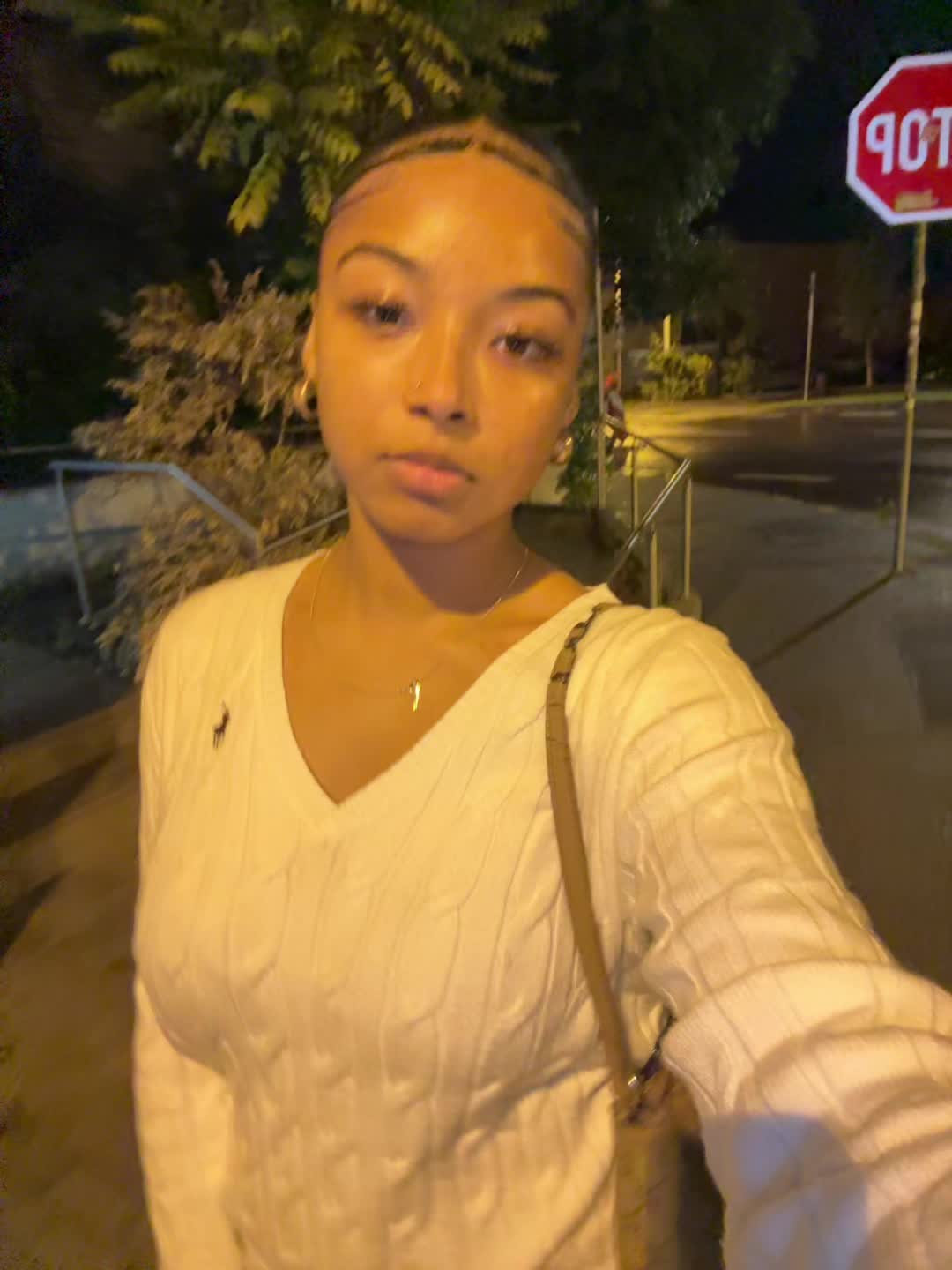@Emiii