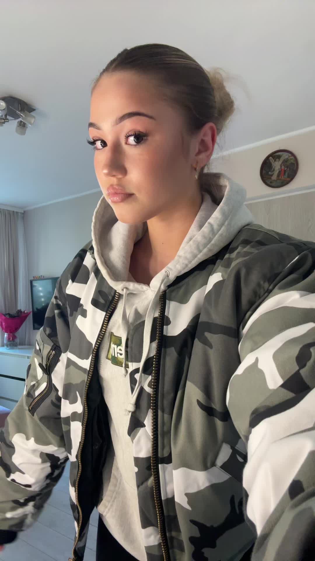 @❧