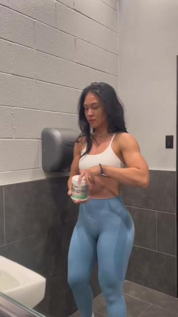 @tinaaupsout