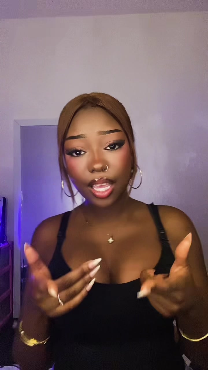 @q🍫