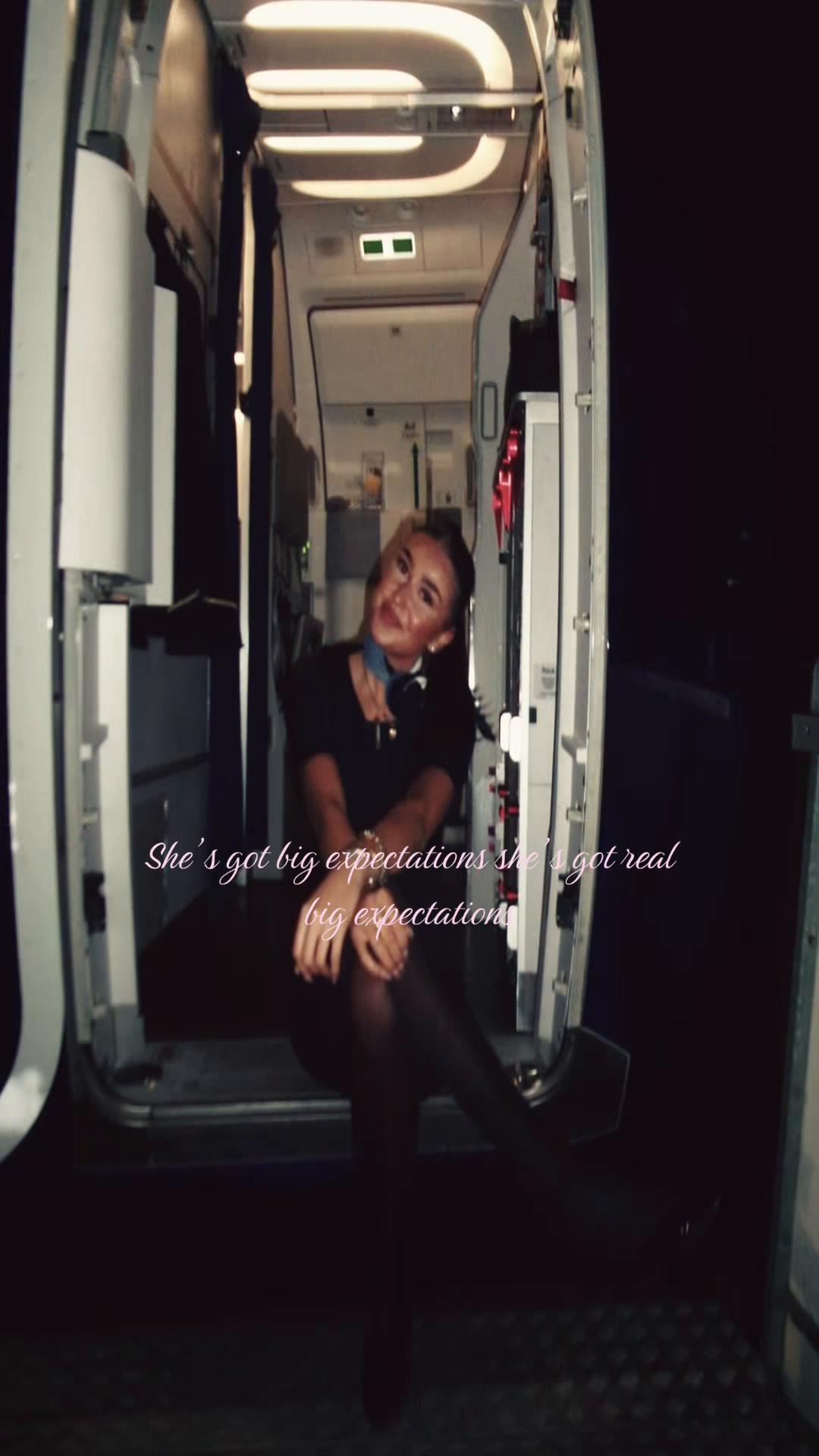 @𝓥𝓪𝓷𝓮𝓼𝓼𝓪 ✈️