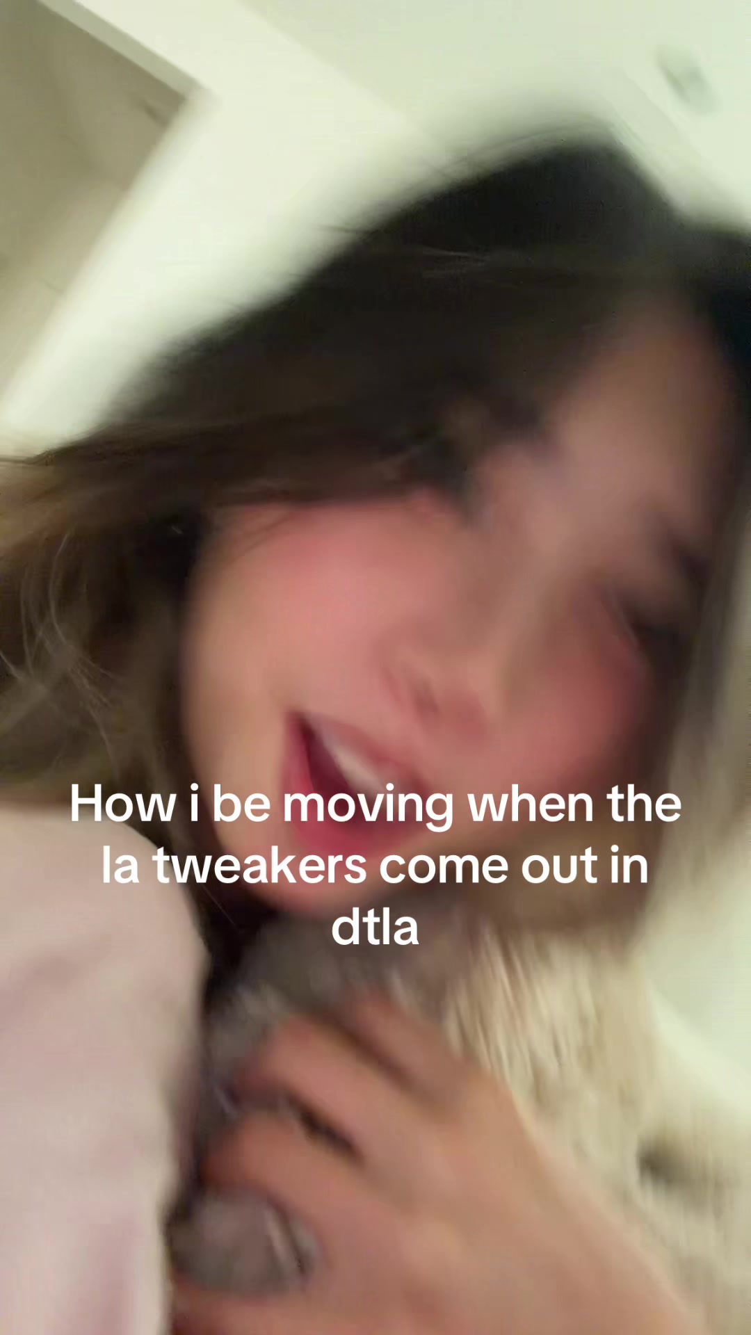 @adri_323_