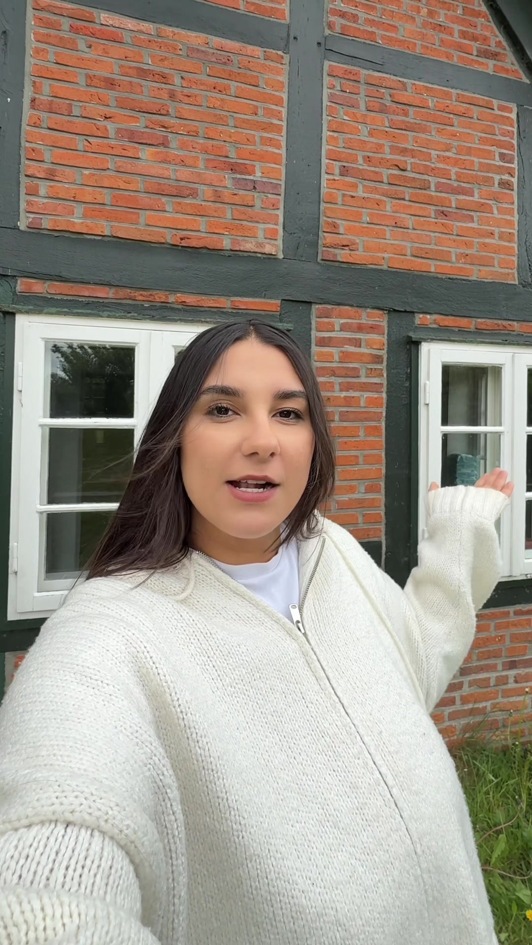 @emilieazaaria