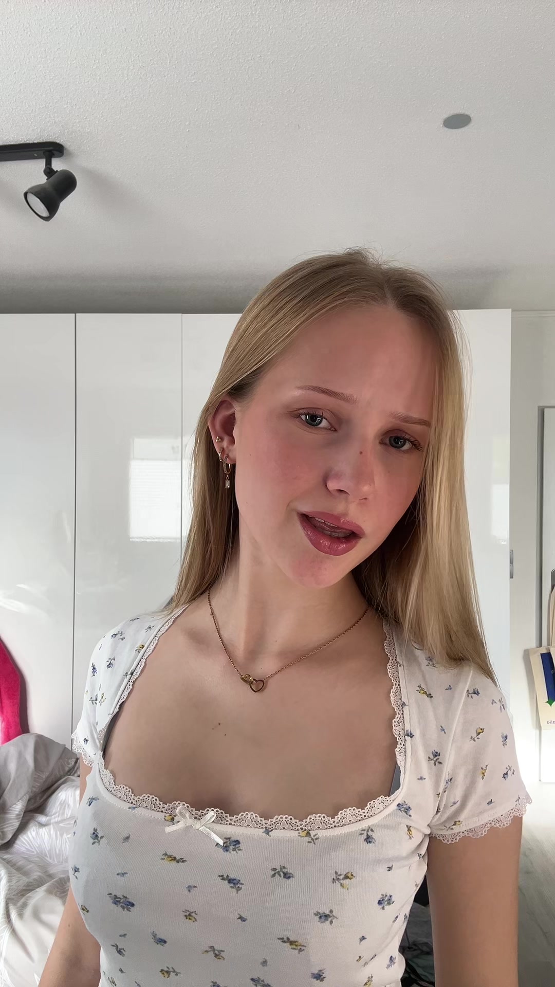 @anna