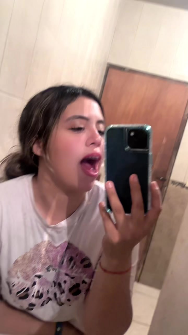 @Itzelv0916