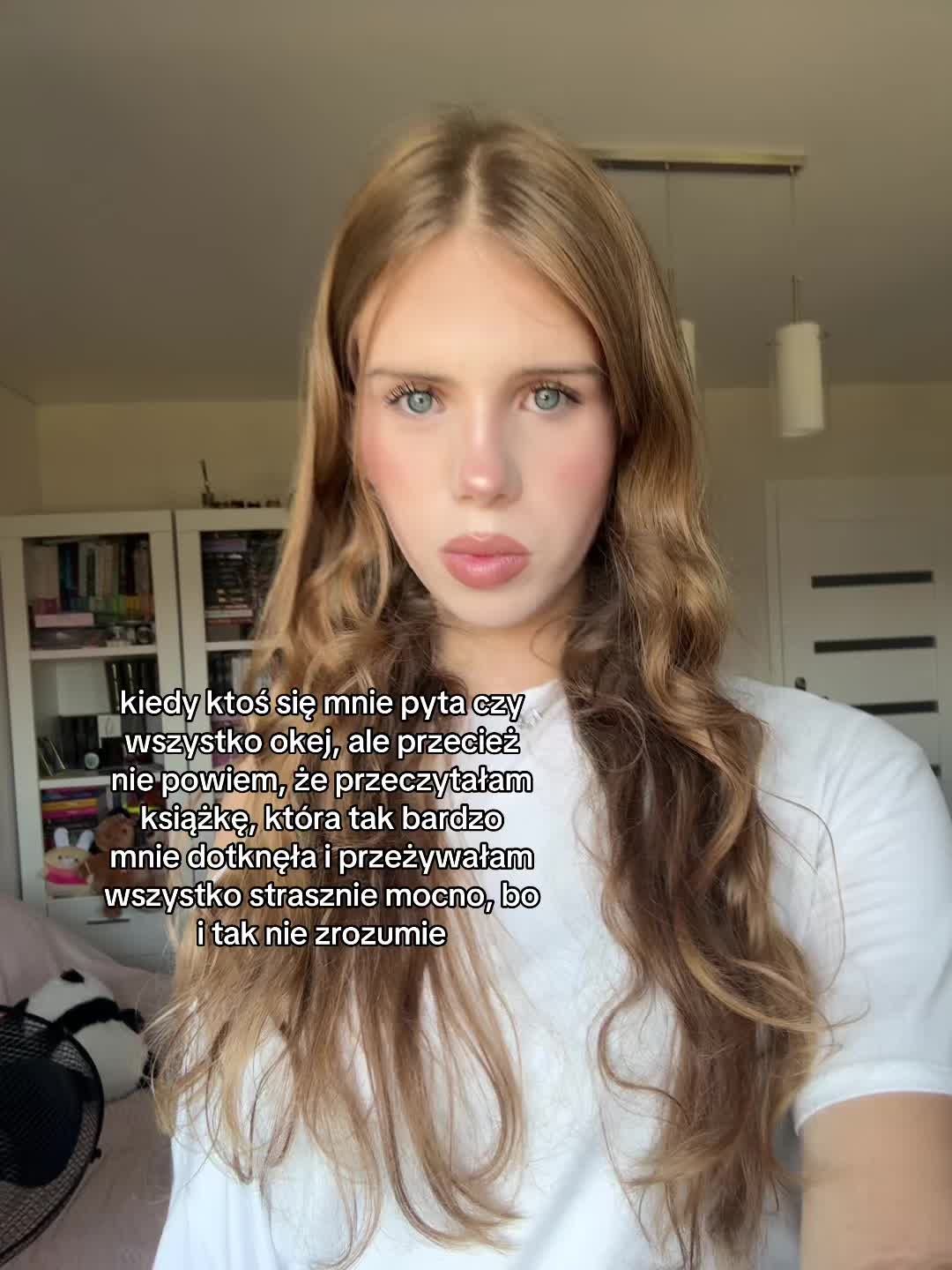 @veronica || booktok