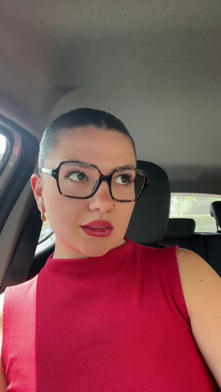 @nicoleebarison