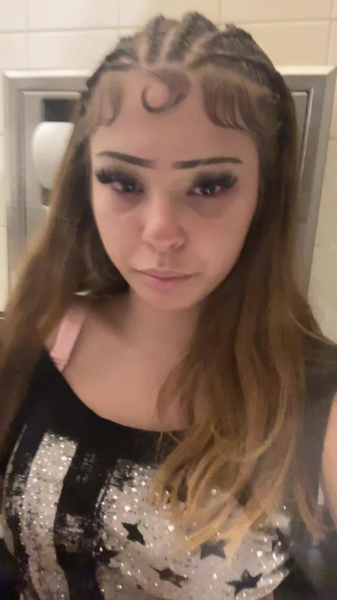 @🧟