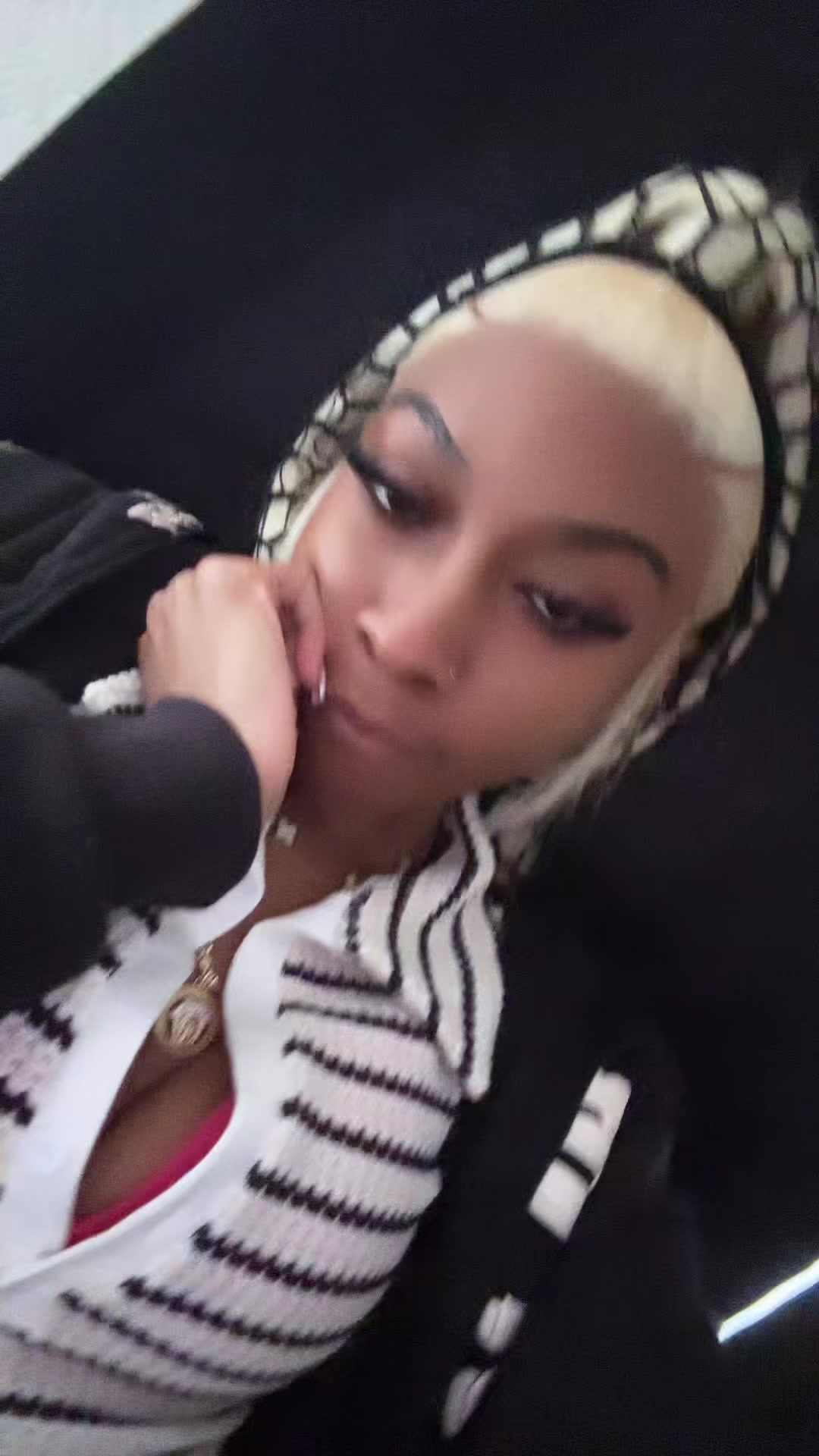 @lexofallure
